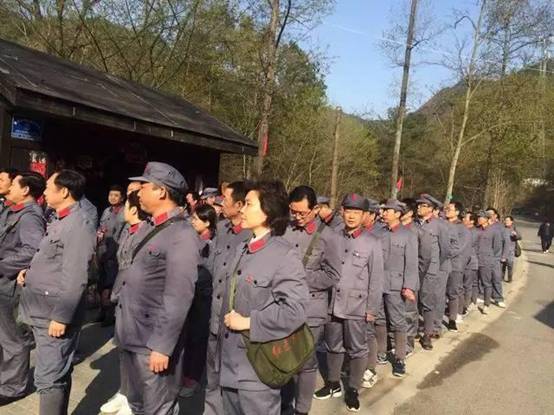 J9九游会第五十二期市管干部进修班赴大别山接受红色精神教育 J9九游会第五十二期市管干部进修班赴大别山接受红色精神教育