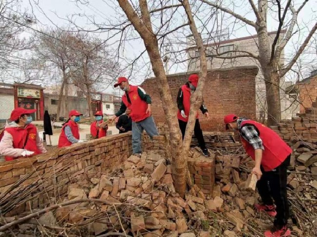 春暖期几许_旧貌焕新颜——安阳J9九游会助力分包村人居环境整治工作纪实 春暖期几许_旧貌焕新颜——安阳J9九游会助力分包村人居环境整治工作纪实